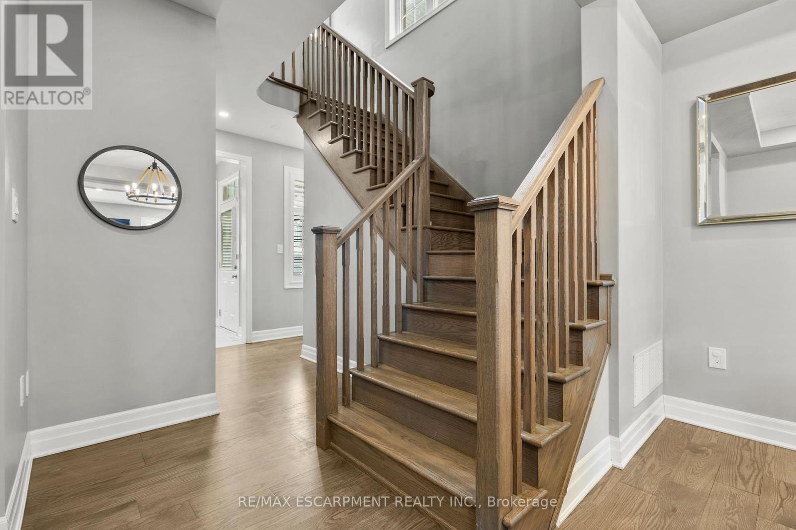 136 Hatt Court, Milton (Fo Ford), Ontario  L9E 1G7 - Photo 12 - W12702874