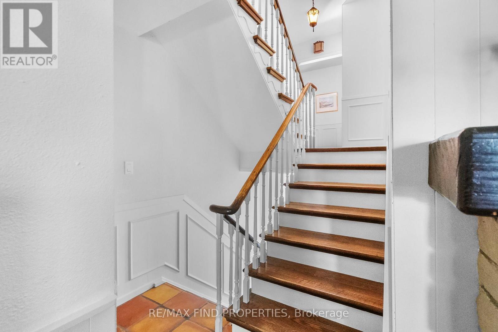 56 Edenvale Crescent, Toronto, Ontario  M9A 4A6 - Photo 19 - W12702882