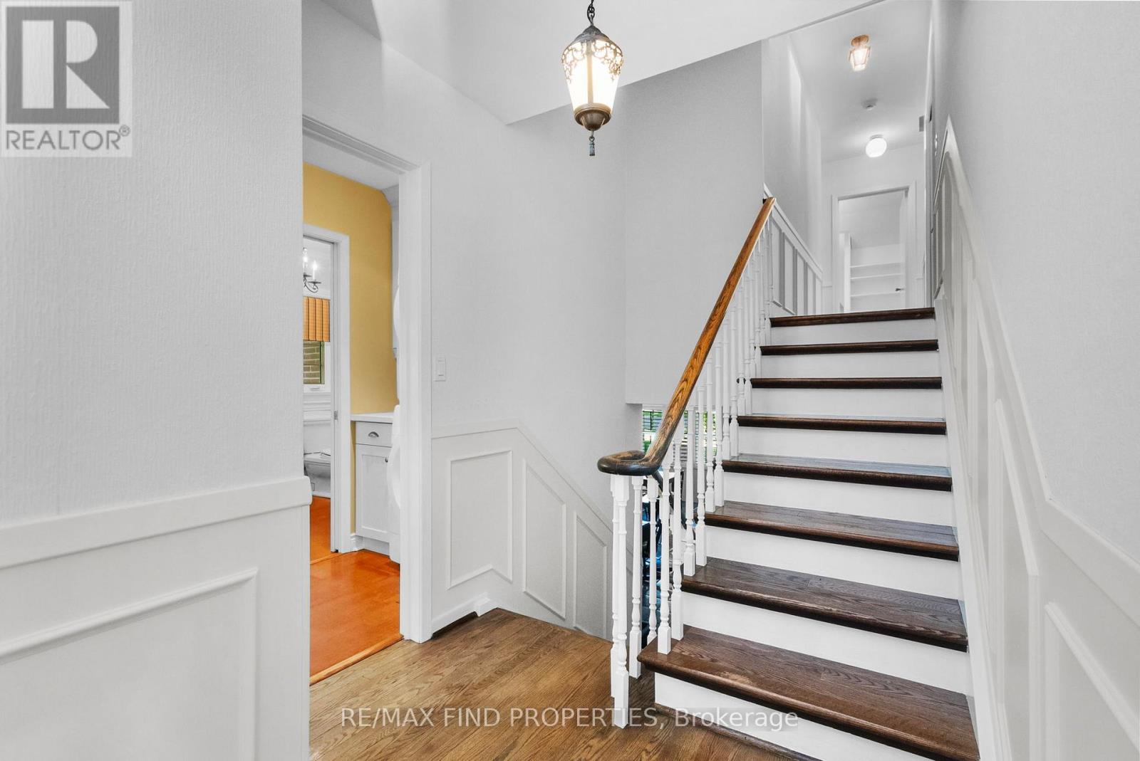 56 Edenvale Crescent, Toronto, Ontario  M9A 4A6 - Photo 4 - W12702882