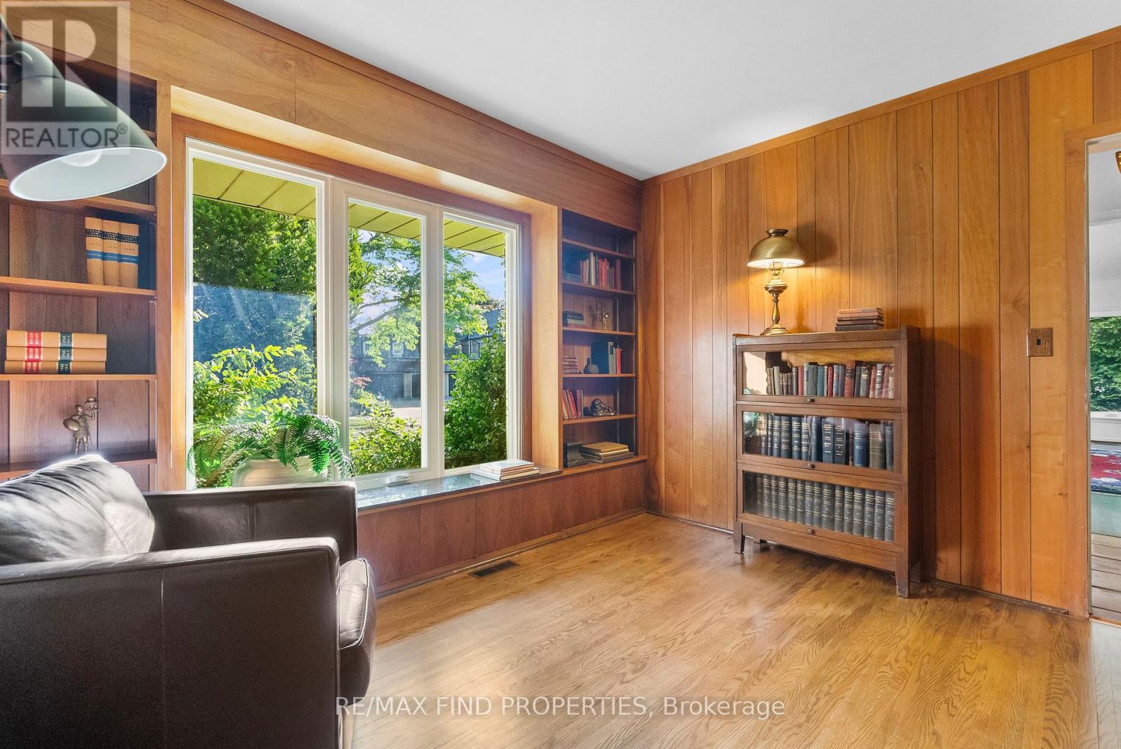 56 Edenvale Crescent, Toronto, Ontario  M9A 4A6 - Photo 6 - W12702882