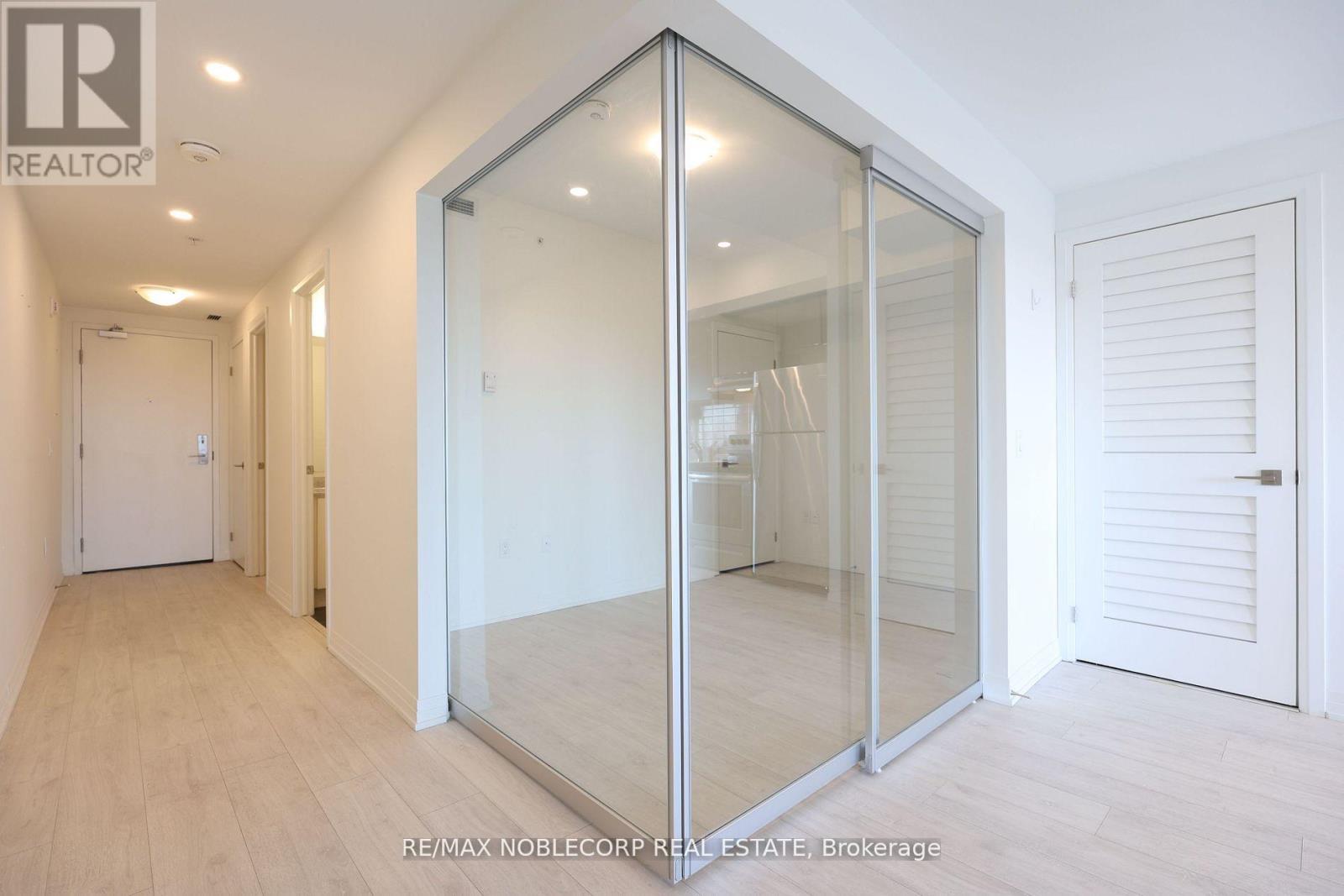 510 - 408 Browns Line, Toronto, Ontario  M8W 0C3 - Photo 10 - W12702910