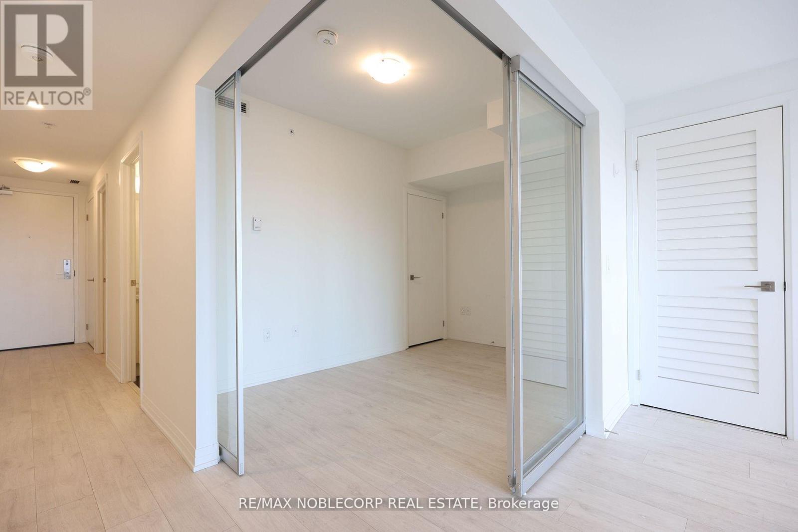 510 - 408 Browns Line, Toronto, Ontario  M8W 0C3 - Photo 9 - W12702910