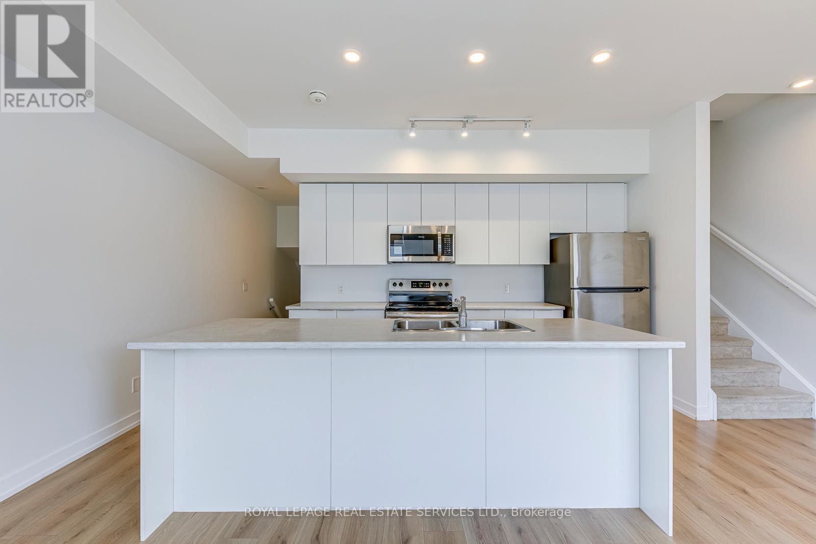 347 - 3066 Sixth Line, Oakville, Ontario  L6M 1P8 - Photo 2 - W12702946