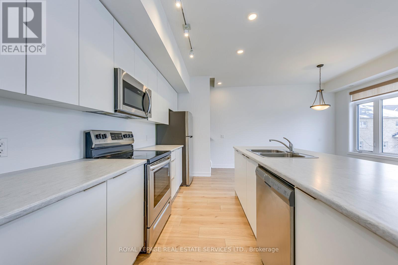 347 - 3066 Sixth Line, Oakville, Ontario  L6M 1P8 - Photo 4 - W12702946