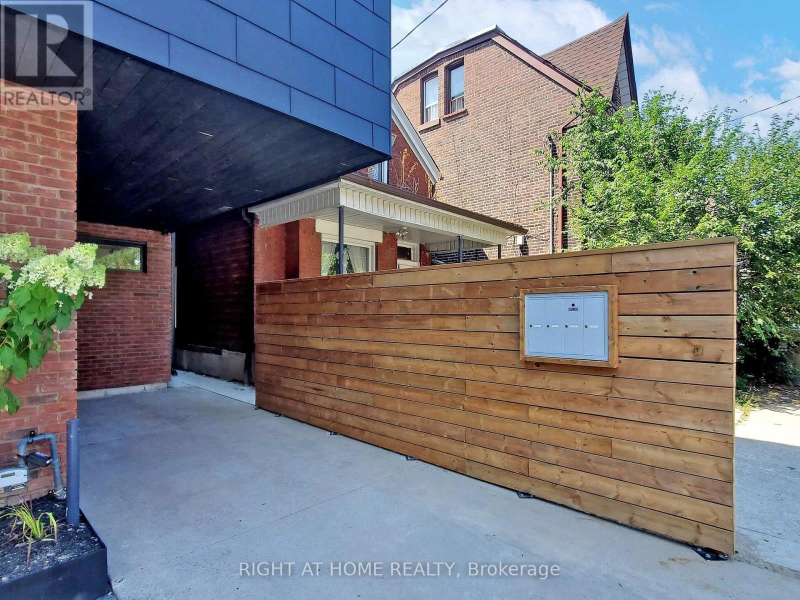 2 - 798 Dovercourt Road, Toronto, Ontario  M6H 2X3 - Photo 3 - W12702966