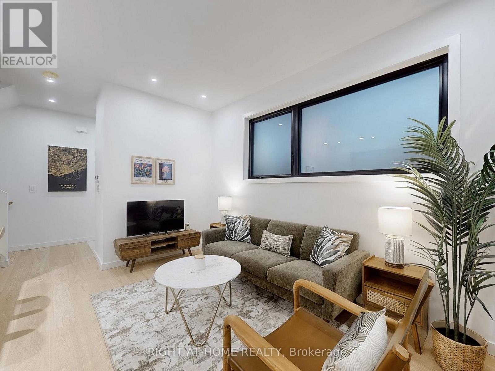 2 - 798 Dovercourt Road, Toronto, Ontario  M6H 2X3 - Photo 5 - W12702966