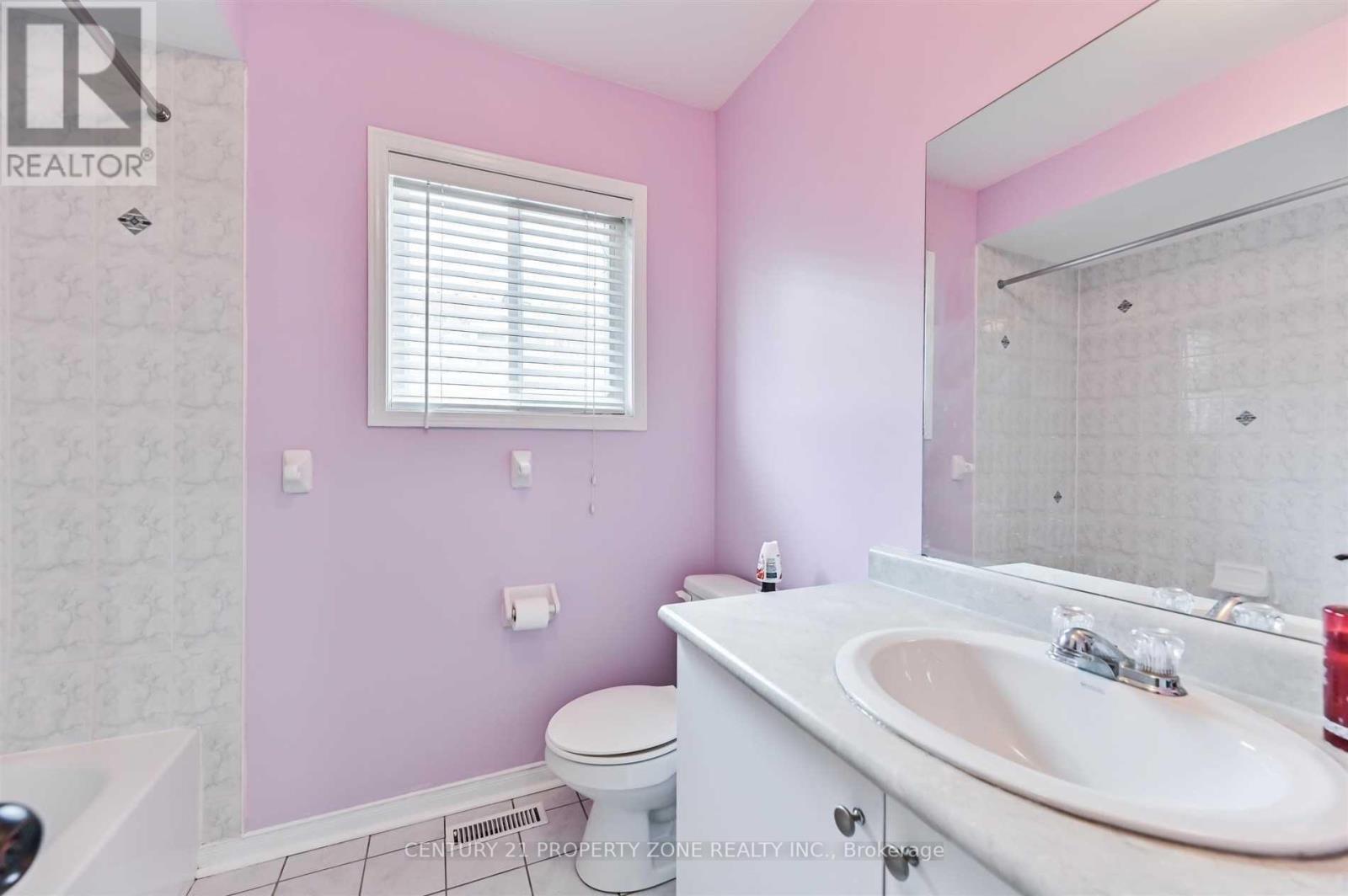 Upper - 36 Schooner Drive, Brampton, Ontario  L7A 3H3 - Photo 12 - W12703056