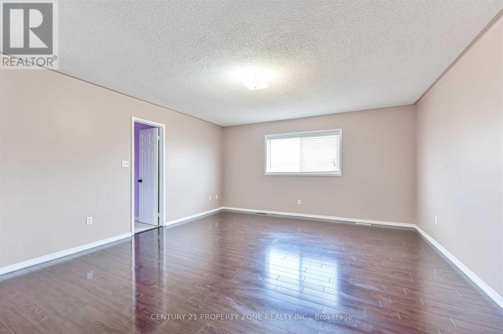 Upper - 36 Schooner Drive, Brampton, Ontario  L7A 3H3 - Photo 5 - W12703056