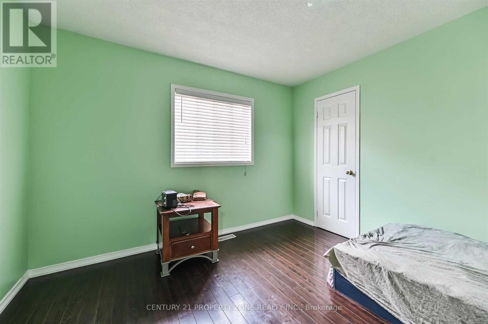 Upper - 36 Schooner Drive, Brampton, Ontario  L7A 3H3 - Photo 8 - W12703056