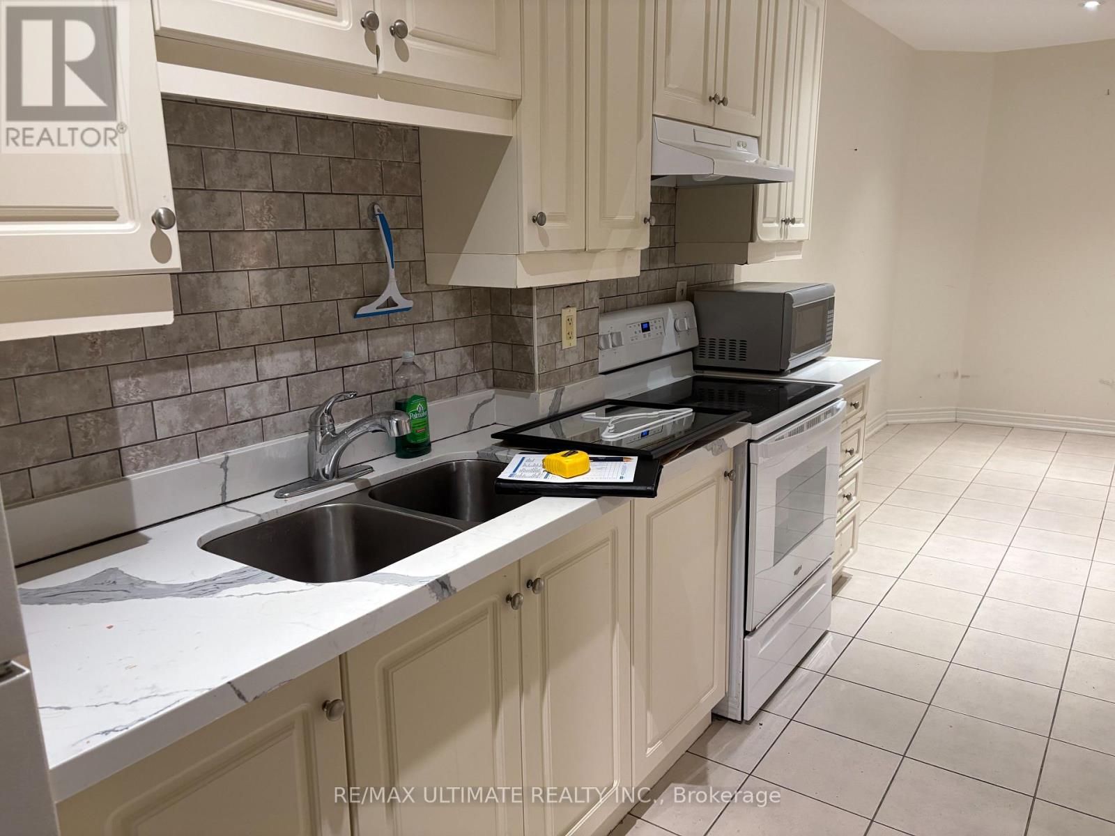 Lower - 1269 Dufferin Street, Toronto, Ontario  M6H 4C2 - Photo 3 - W12703084