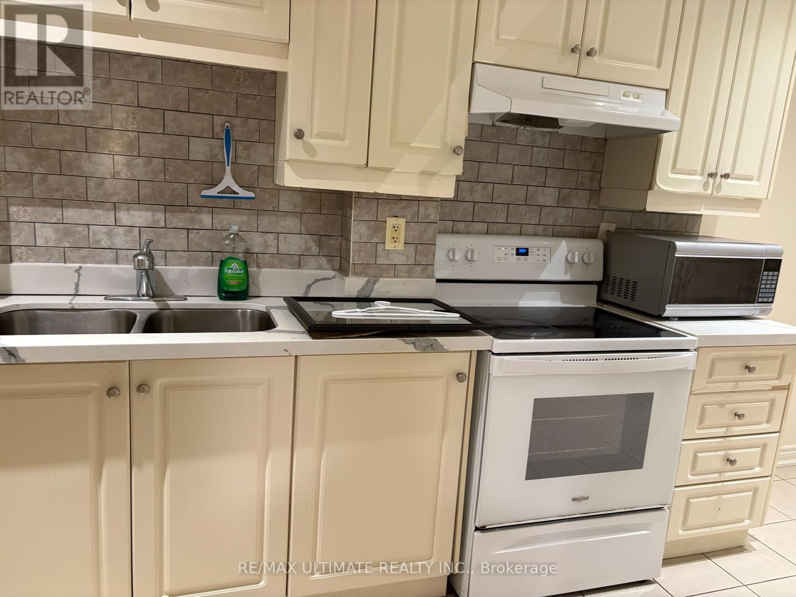 Lower - 1269 Dufferin Street, Toronto, Ontario  M6H 4C2 - Photo 5 - W12703084