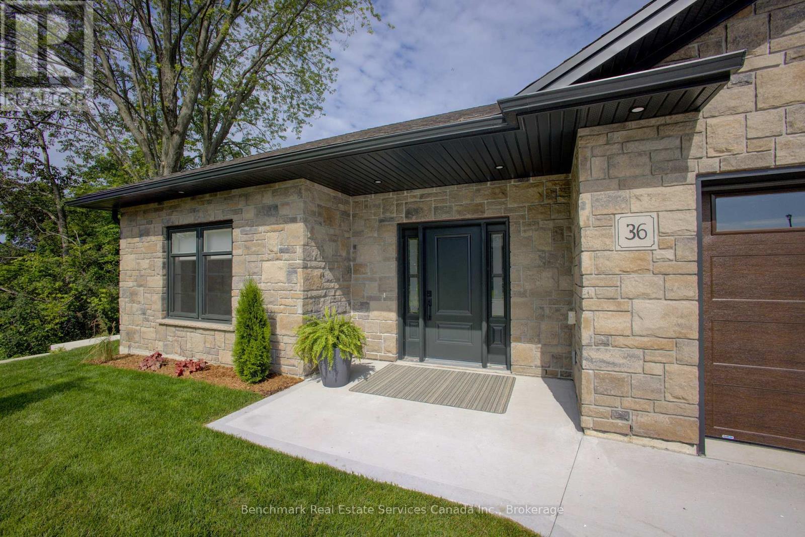 26 - 1182 Queen Street, Kincardine, Ontario  N2Z 1G4 - Photo 3 - X12703138