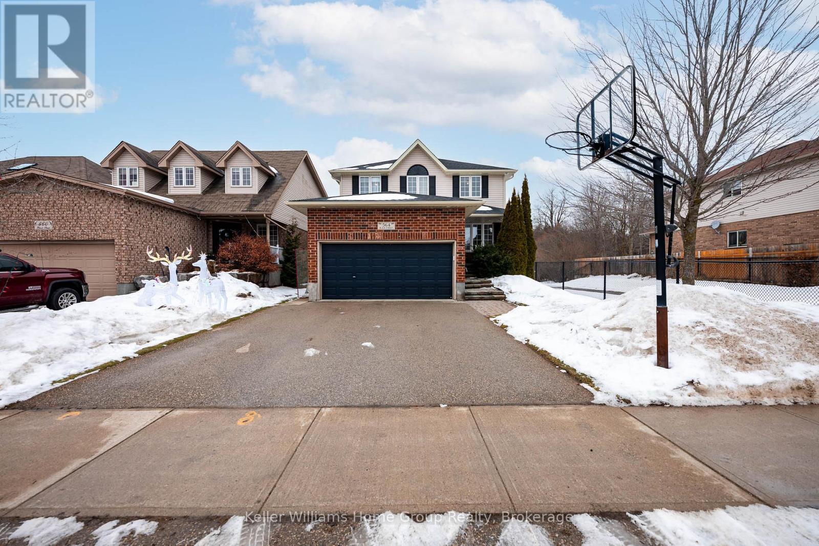 564 BLACK STREET, centre wellington (fergus), Ontario