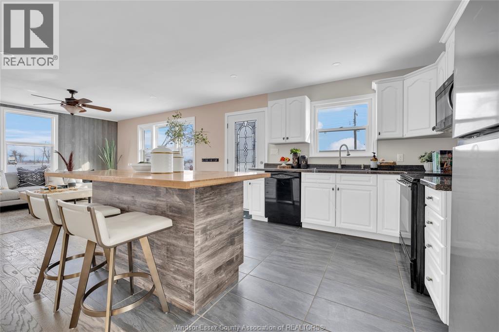 9688 Walker Road, Mcgregor, Ontario  N0R 1J0 - Photo 4 - 26001289