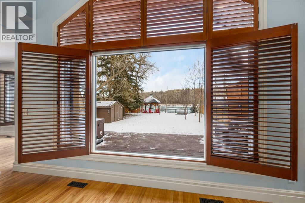 6002 Bow Crescent Nw, Calgary, Alberta  T3B 2B9 - Photo 6 - A2278987