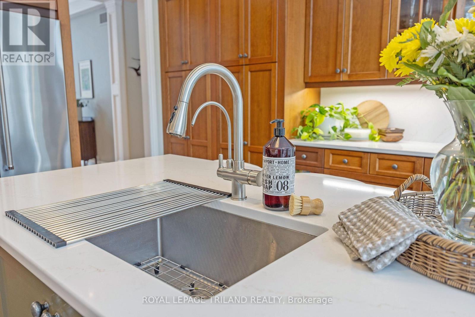 9389 Elviage Drive, London South, Ontario  N6K 4R8 - Photo 18 - X12703182