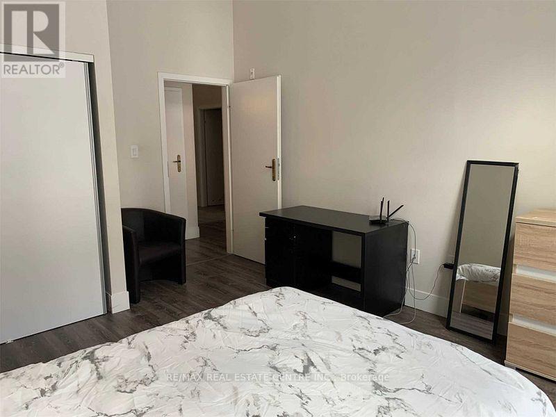 102 - 253 Albert Street, Waterloo, Ontario  N2L 3T7 - Photo 10 - X12702814