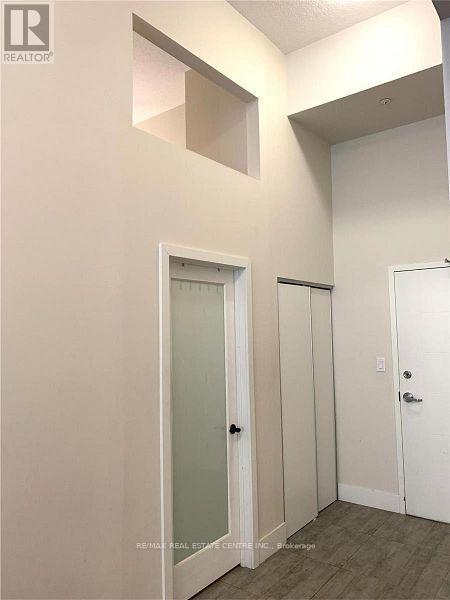 102 - 253 Albert Street, Waterloo, Ontario  N2L 3T7 - Photo 12 - X12702814