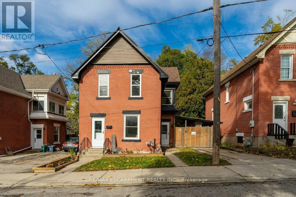 6 GLANVILLE AVENUE, Brantford, Ontario