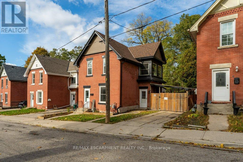 6 Glanville Avenue, Brantford, Ontario  N3S 2Y7 - Photo 2 - X12702892