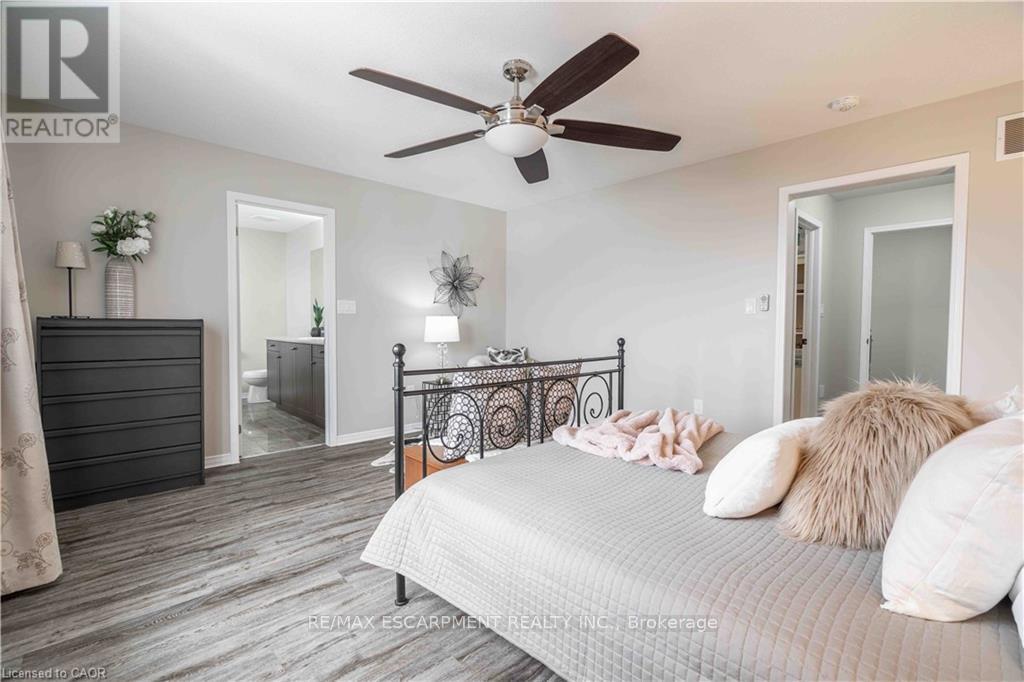 115 Larry Crescent, Haldimand, Ontario  N3W 0B2 - Photo 23 - X12702936