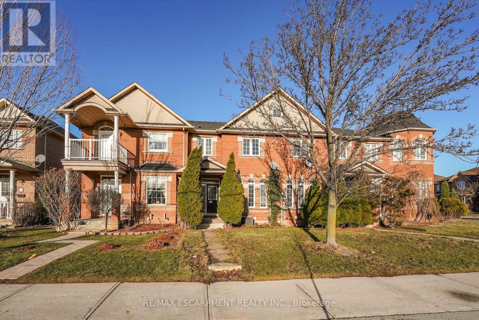 <div class="slider-price">$3,000 Monthly</div><p>461 Highway No. 8, Hamilton, Ontario</p>