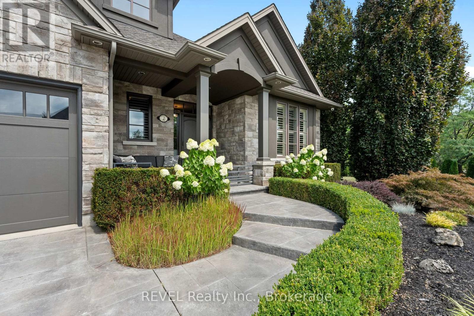 2 Tulip Tree Road, Niagara-On-The-Lake (St. Davids), Ontario  L0S 1J0 - Photo 3 - X12703156