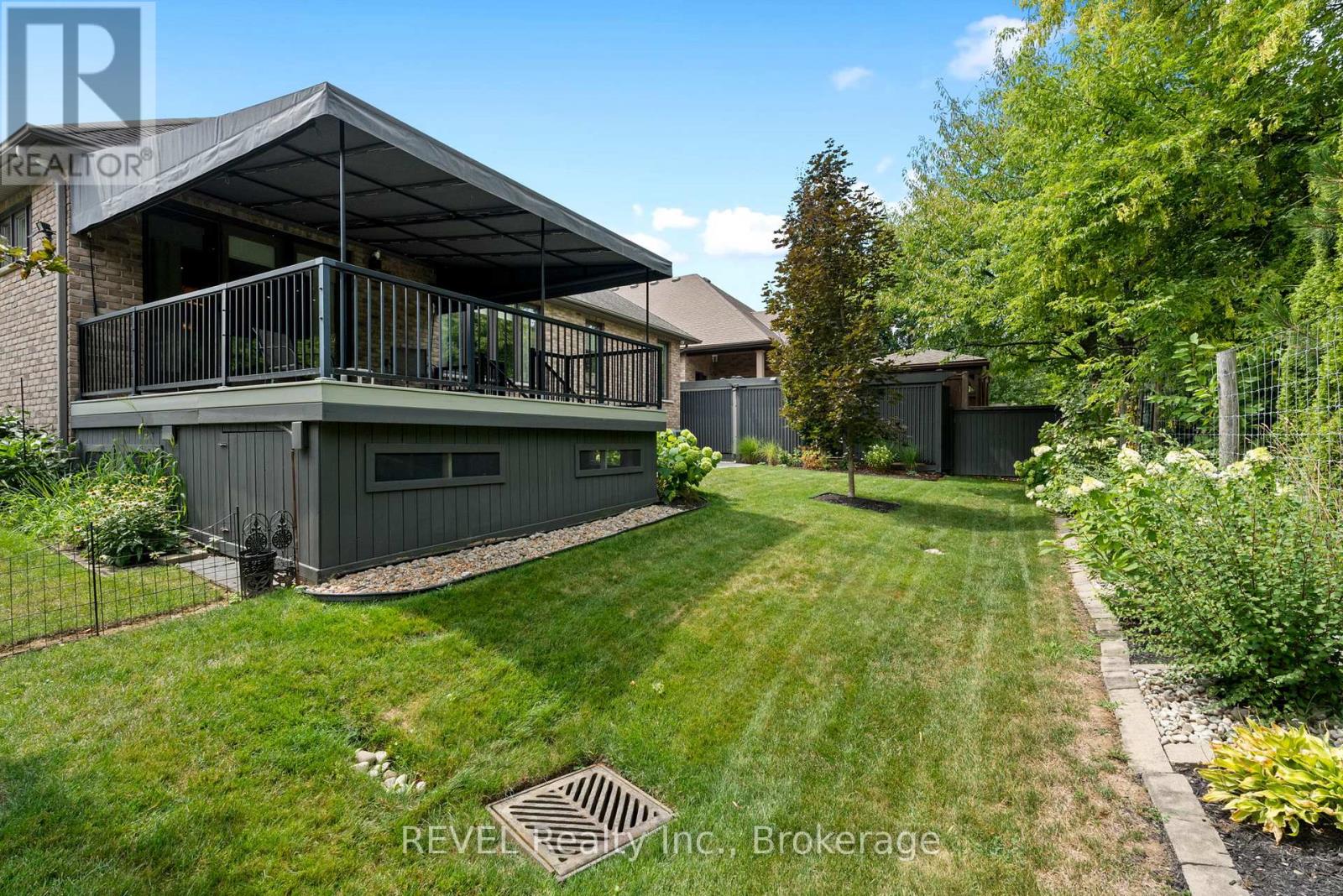 2 Tulip Tree Road, Niagara-On-The-Lake (St. Davids), Ontario  L0S 1J0 - Photo 39 - X12703156