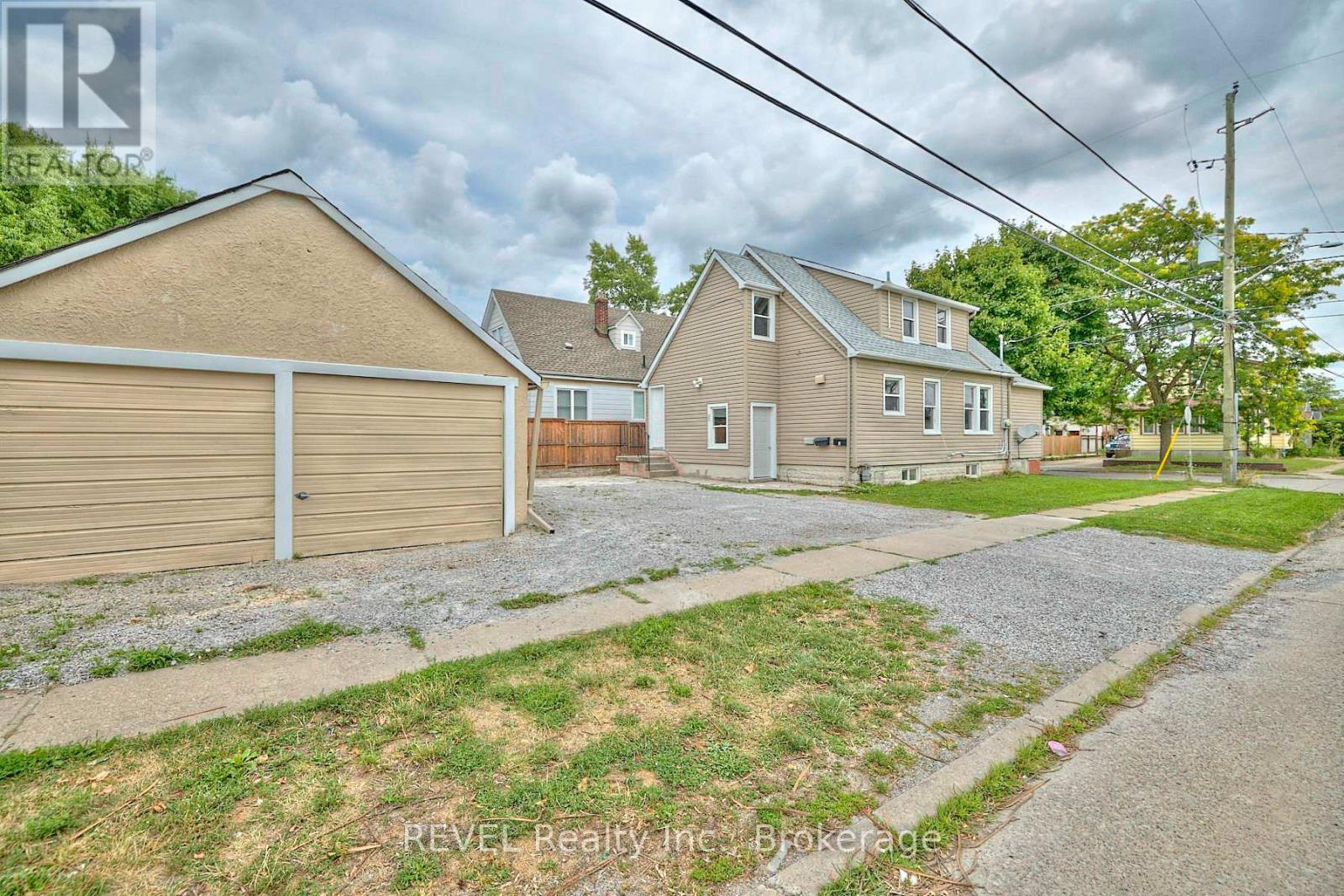 43 COSBY AVENUE, St. Catharines, Ontario