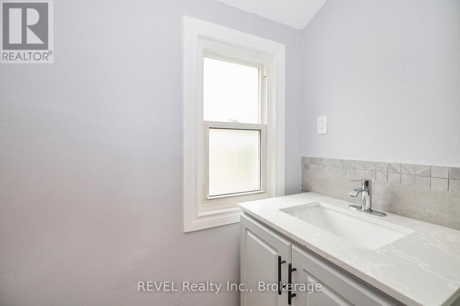 43 Cosby Avenue, St. Catharines (Facer), Ontario  L2M 5R7 - Photo 15 - X12703164