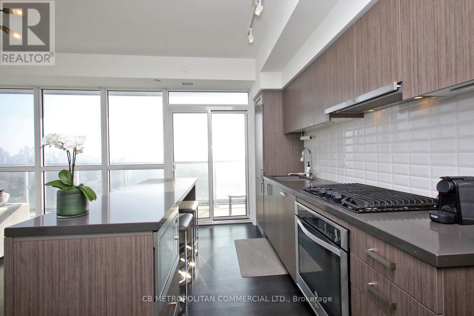 1105 - 501 St Clair Avenue W, Toronto, Ontario  M5P 0A2 - Photo 9 - C12702086