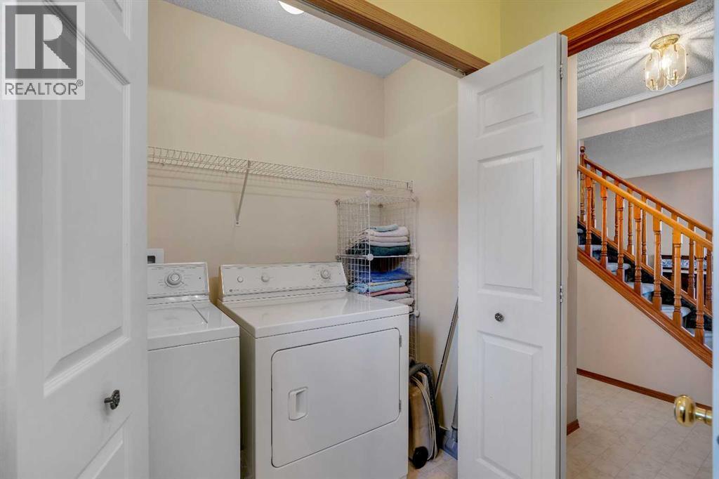 9526 21 Street Se, Calgary, Alberta  T2C 4J4 - Photo 11 - A2277743