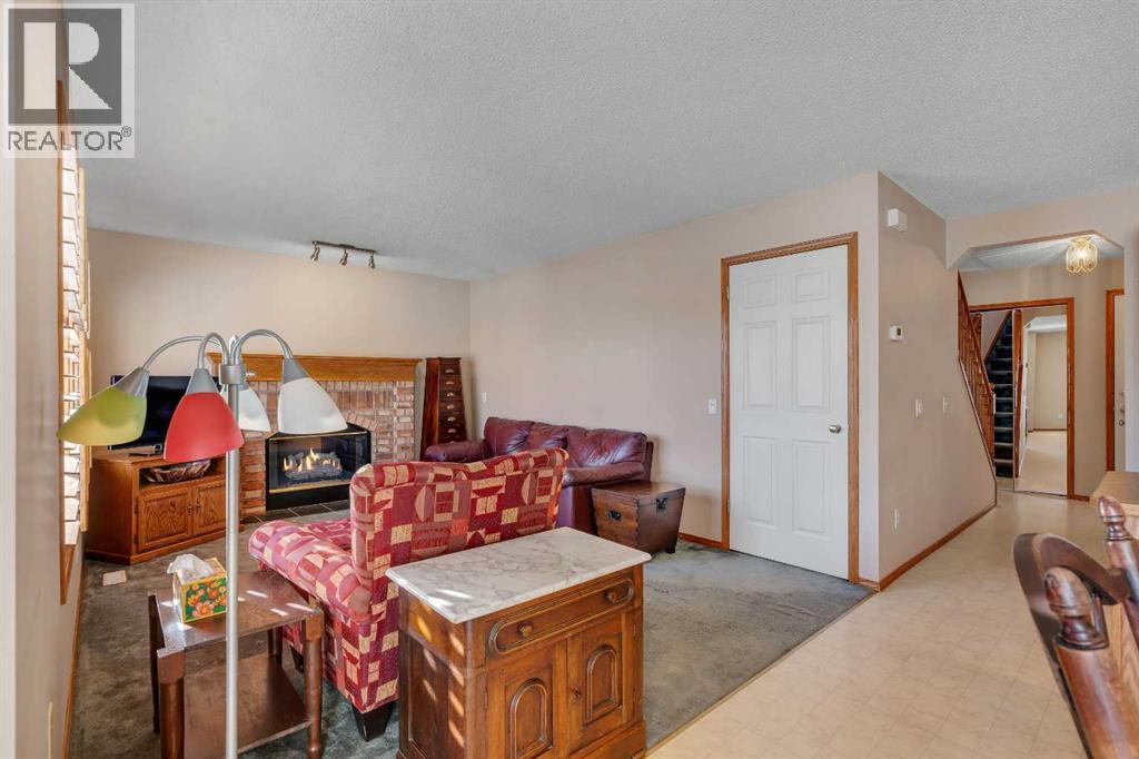 9526 21 Street Se, Calgary, Alberta  T2C 4J4 - Photo 8 - A2277743