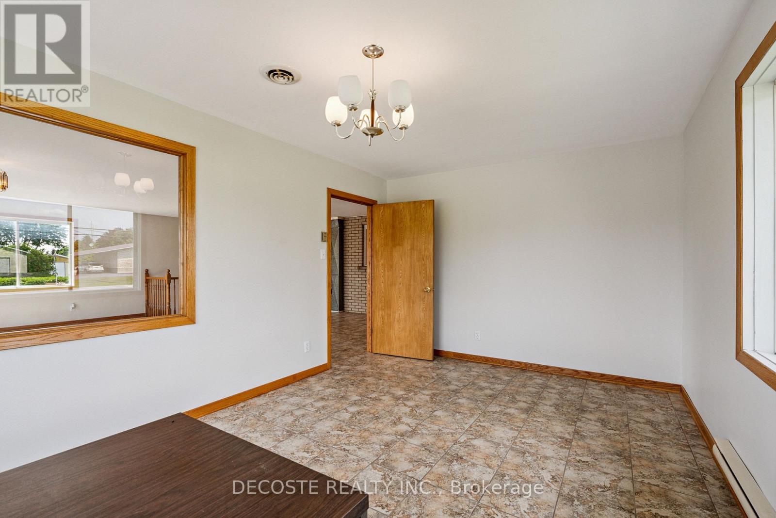 20397 Park Crescent, South Glengarry, Ontario  K0C 1L0 - Photo 13 - X12703132