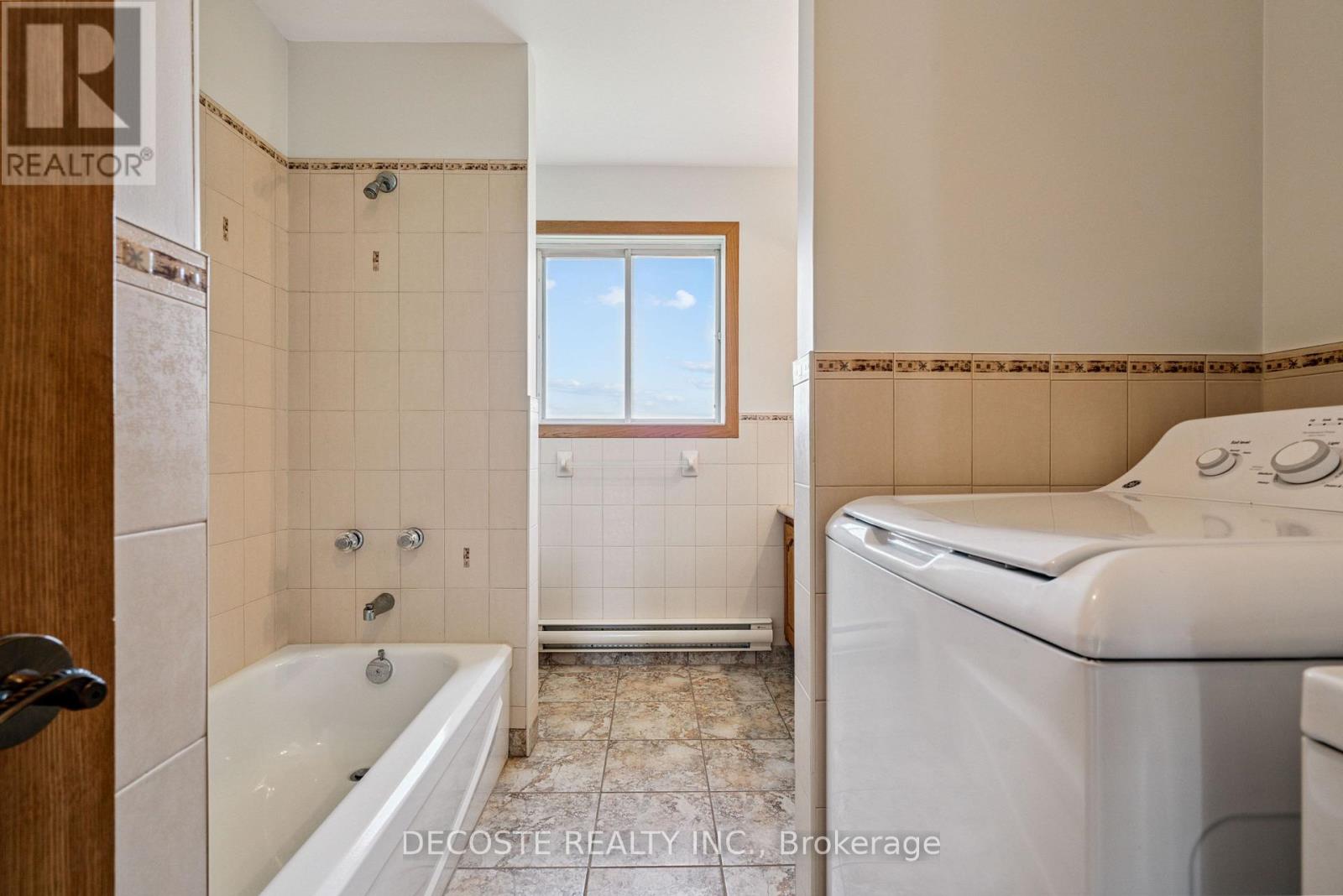 20397 Park Crescent, South Glengarry, Ontario  K0C 1L0 - Photo 14 - X12703132