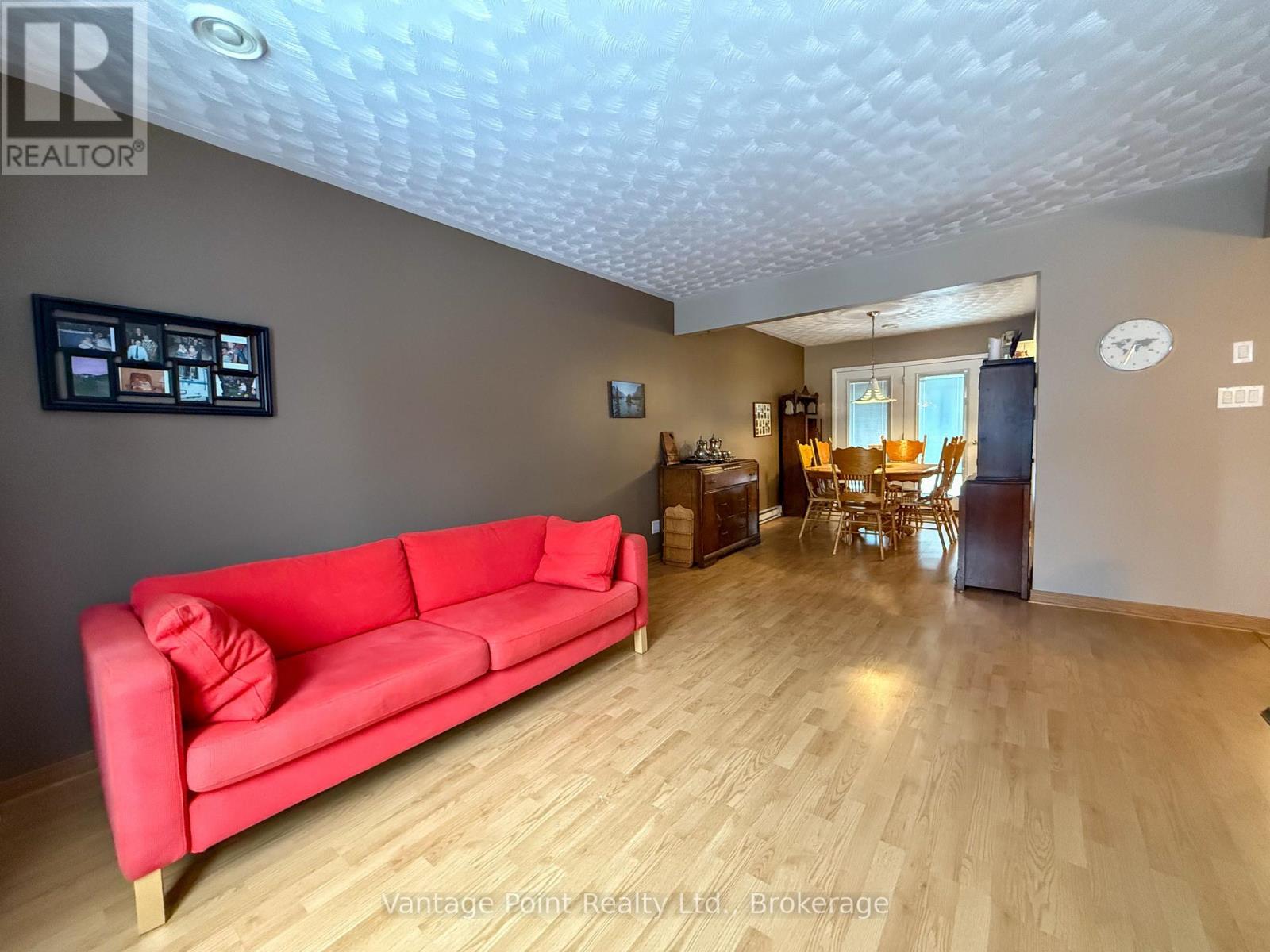 154 15th Ave Close, Hanover, Ontario  N4N 3P8 - Photo 12 - X12702736