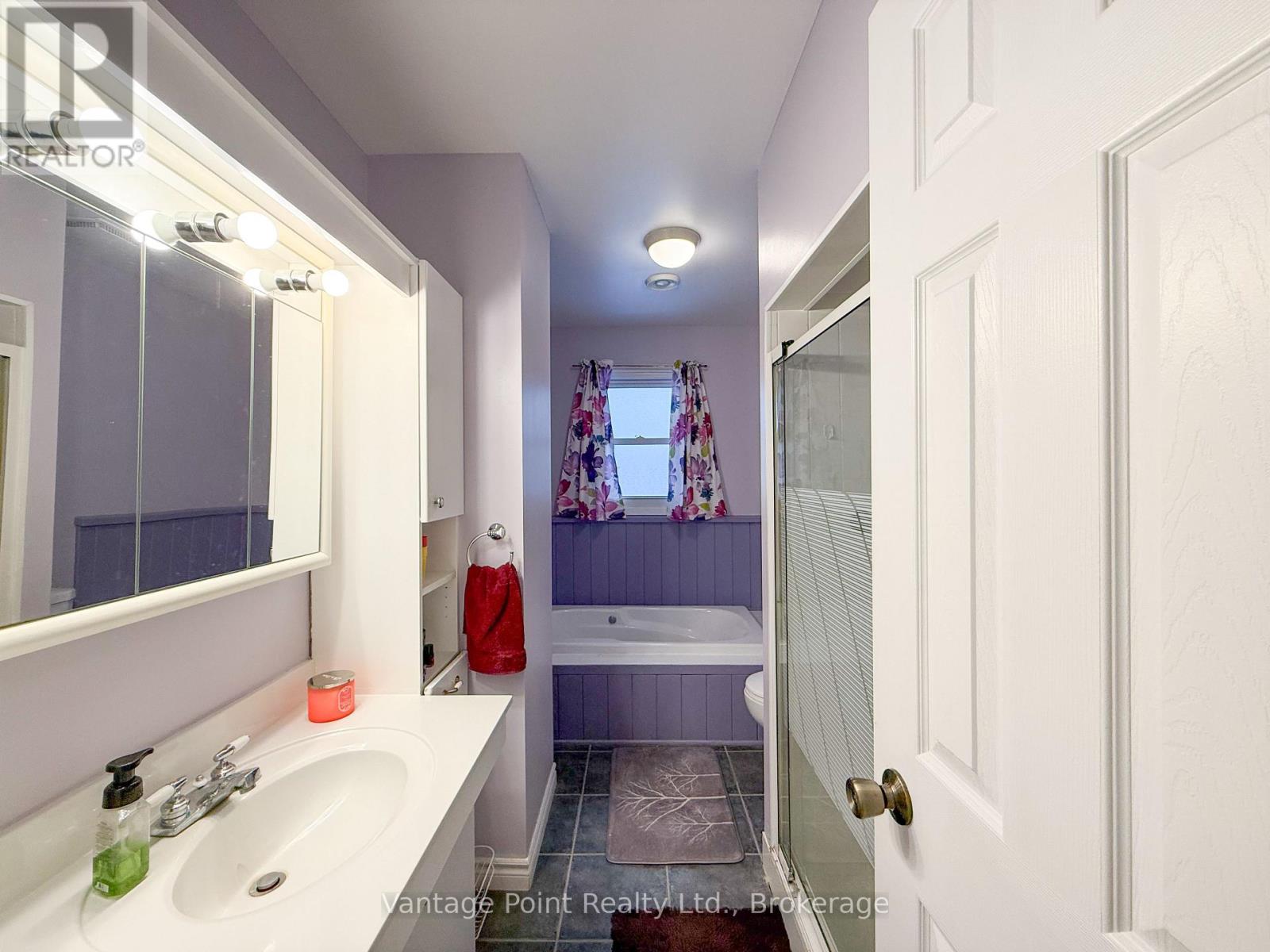 154 15th Ave Close, Hanover, Ontario  N4N 3P8 - Photo 15 - X12702736