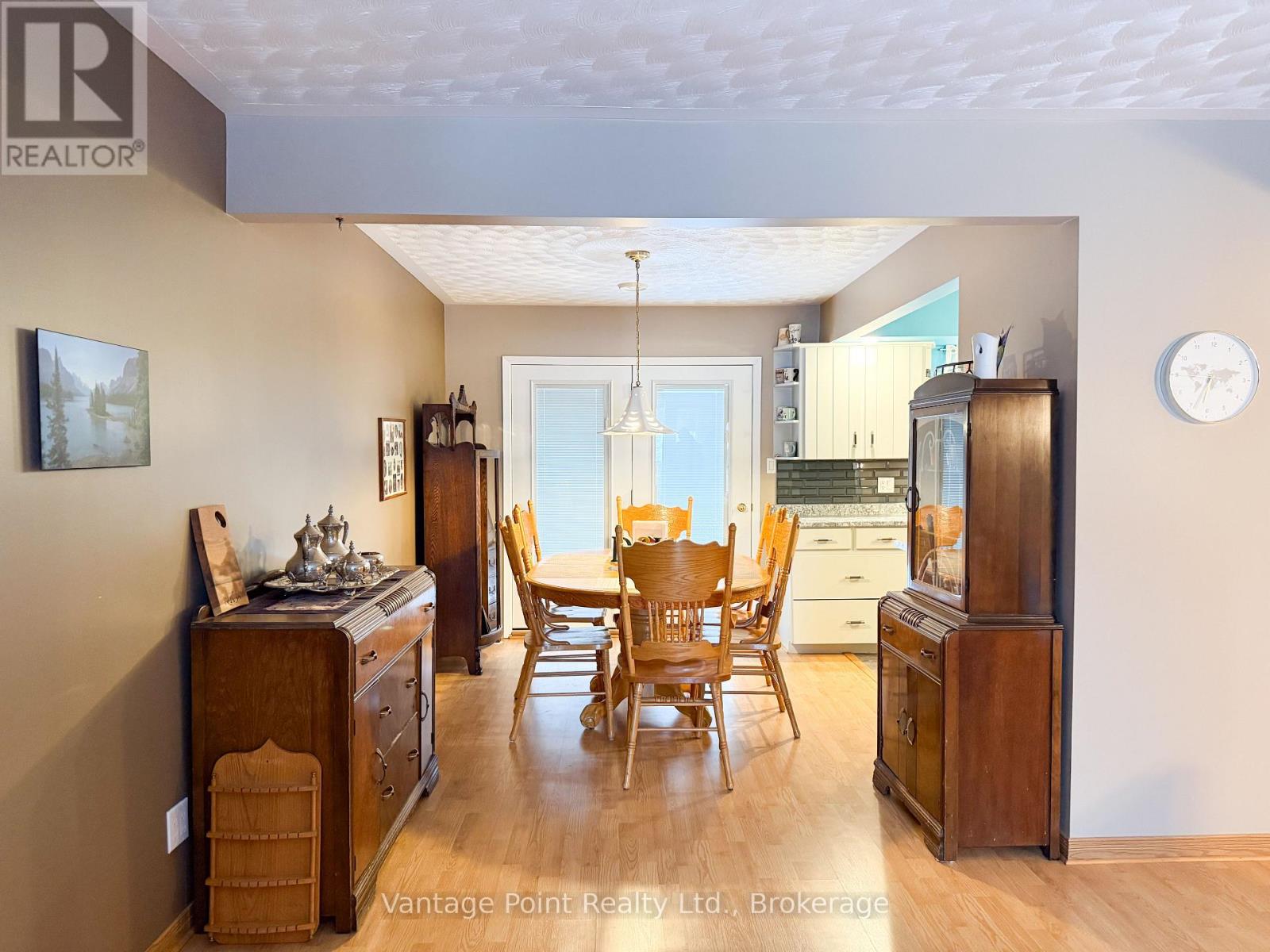 154 15th Ave Close, Hanover, Ontario  N4N 3P8 - Photo 10 - X12702736