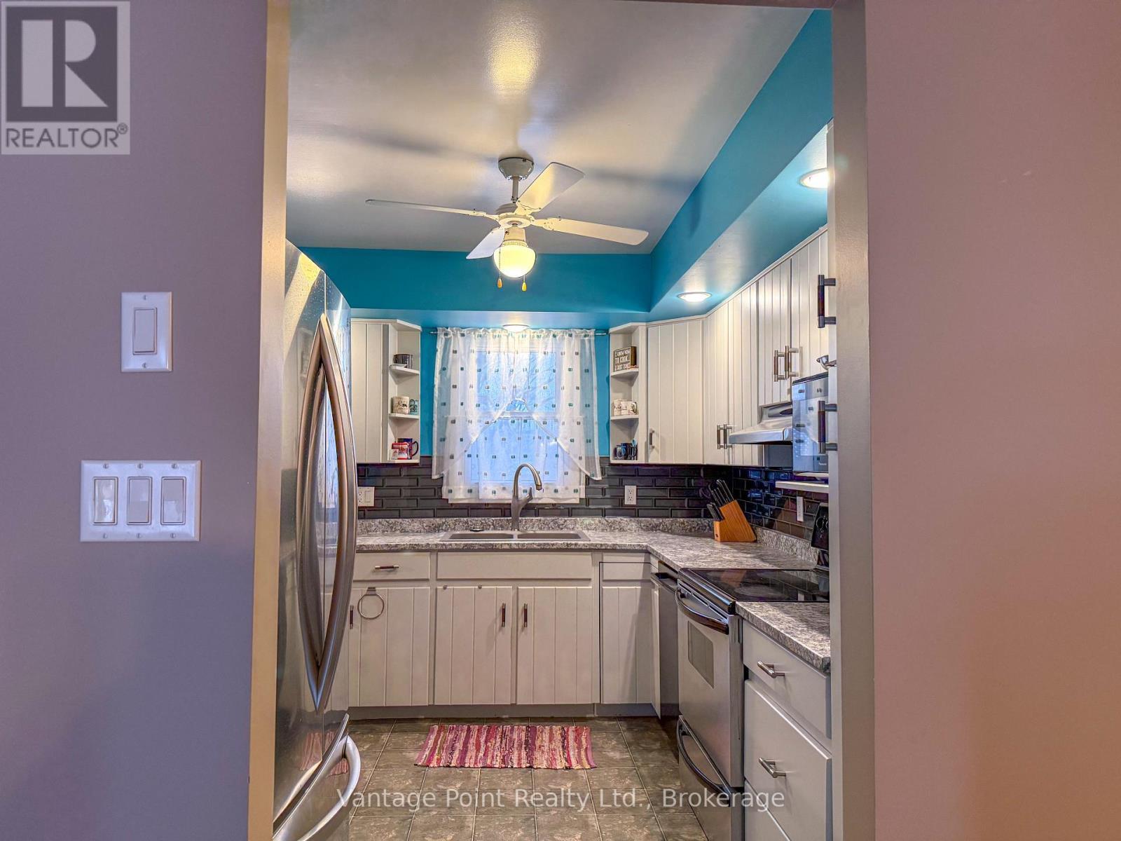 154 15th Ave Close, Hanover, Ontario  N4N 3P8 - Photo 5 - X12702736