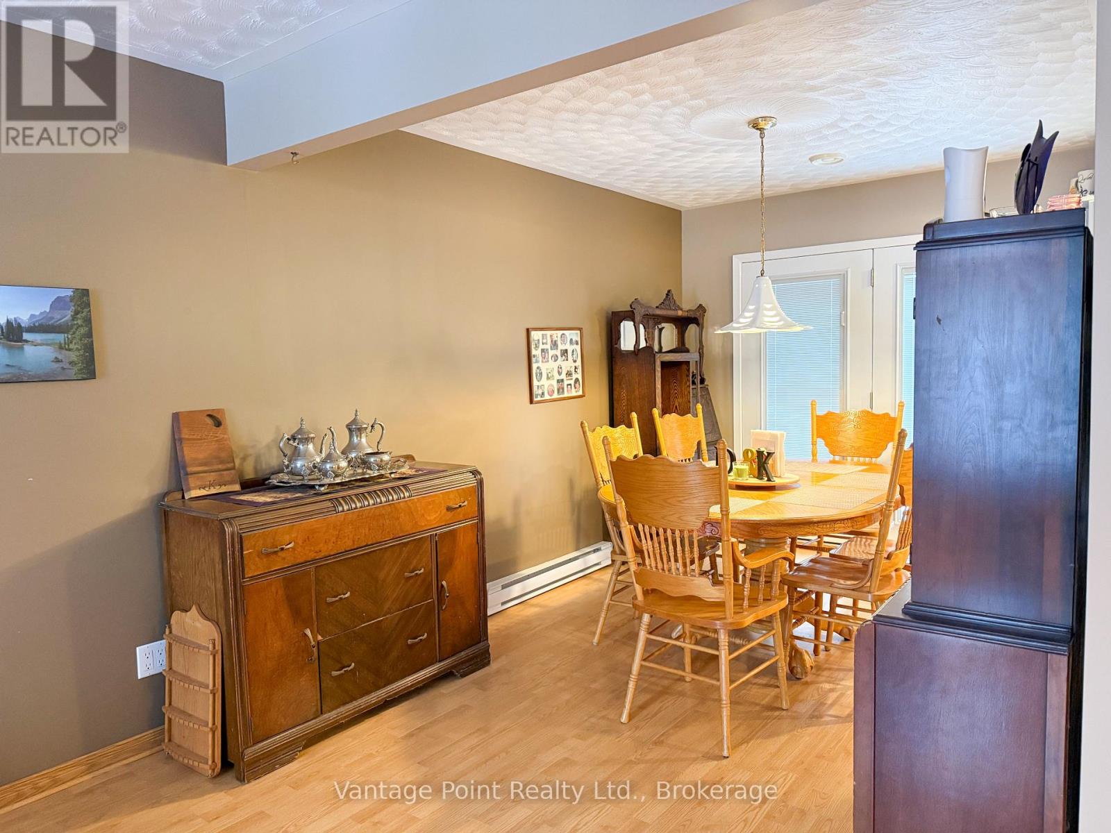 154 15th Ave Close, Hanover, Ontario  N4N 3P8 - Photo 9 - X12702736