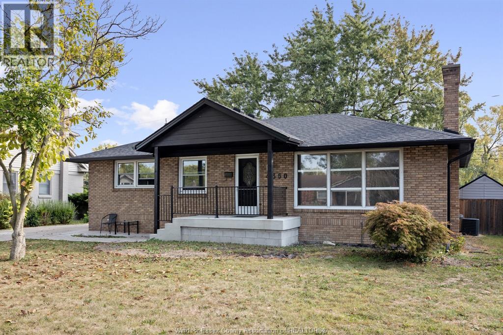 4360 Mount Royal, Windsor, Ontario  N9G 3C4 - Photo 2 - 26001299