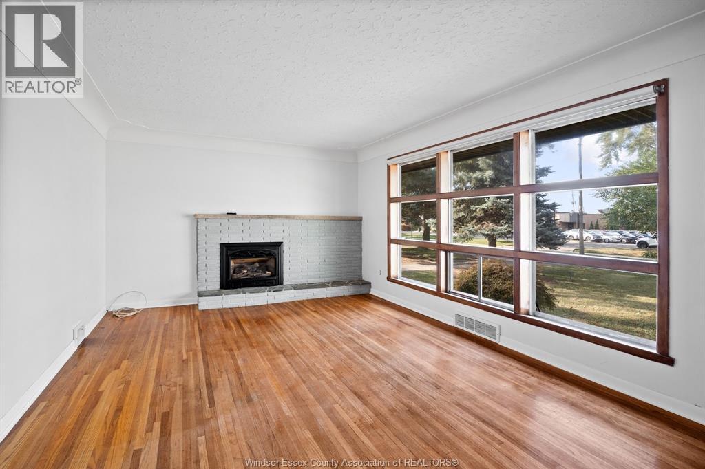 4360 Mount Royal, Windsor, Ontario  N9G 3C4 - Photo 5 - 26001299