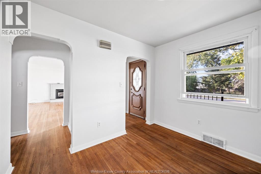 4360 Mount Royal, Windsor, Ontario  N9G 3C4 - Photo 9 - 26001299