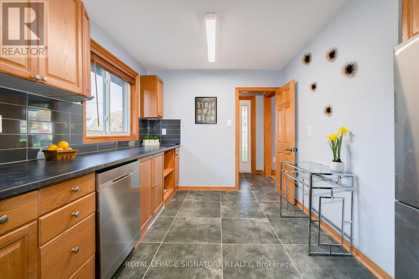 15 Prattley Drive, Toronto, Ontario  M2J 2K1 - Photo 7 - C12703124