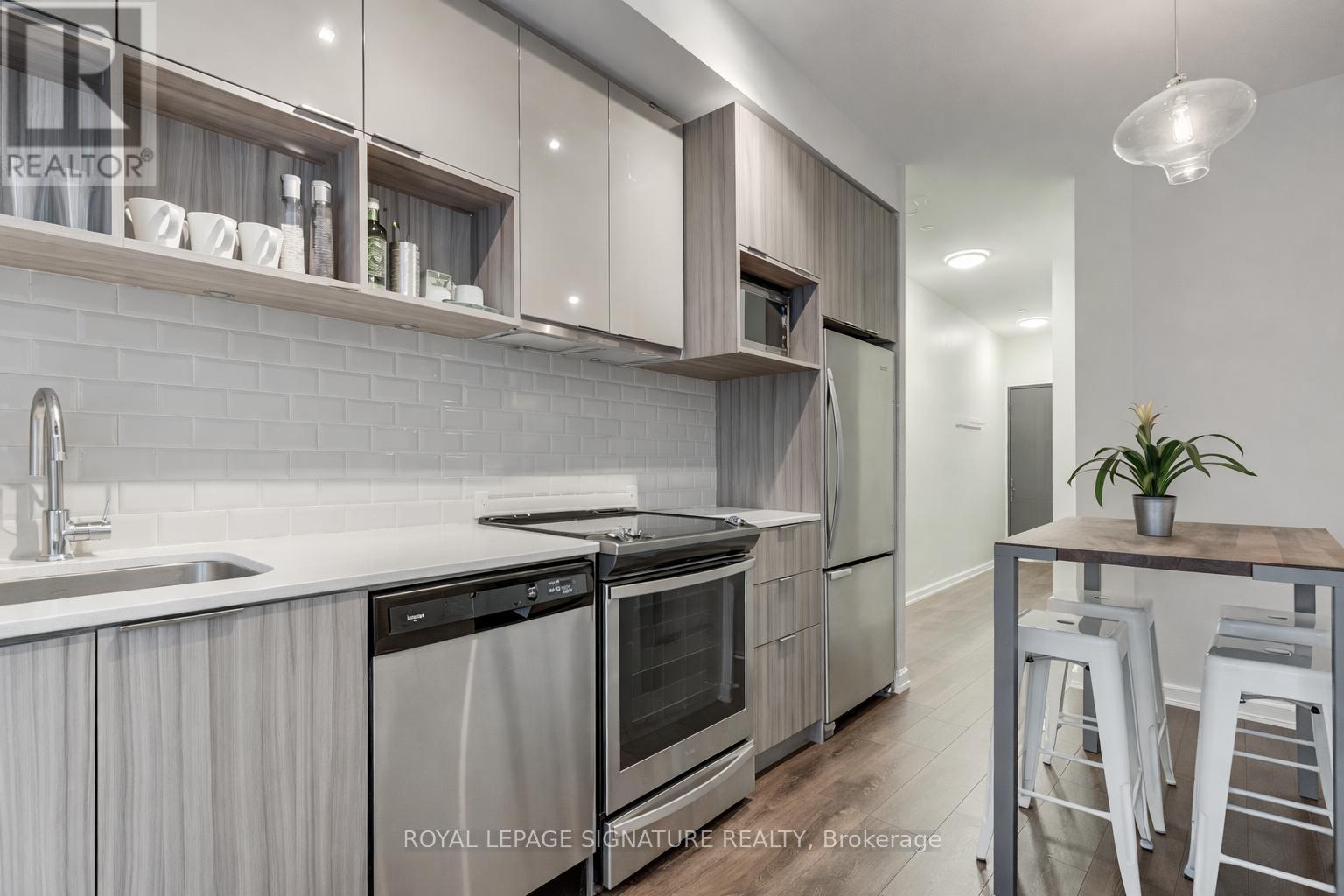 605 - 52 Forest Manor Road, Toronto, Ontario  M2J 0E2 - Photo 4 - C12703146