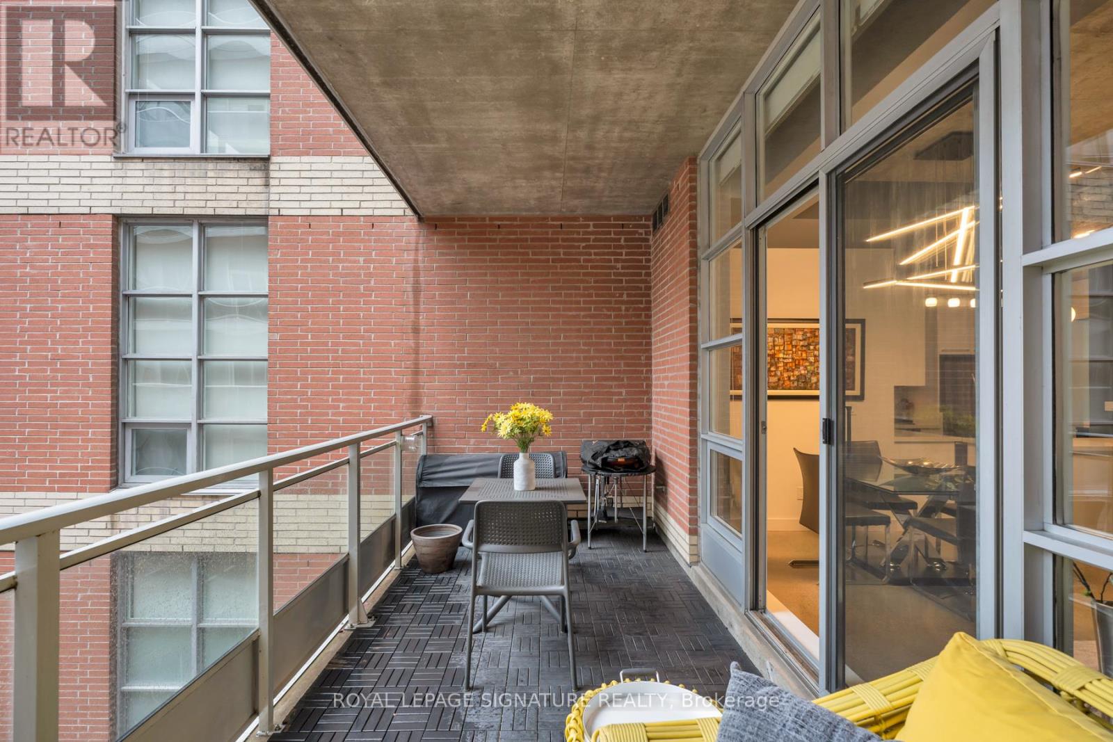 408 - 19 Brant Street, Toronto, Ontario  M5V 2L2 - Photo 13 - C12703174