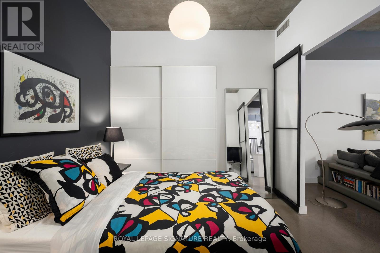 408 - 19 Brant Street, Toronto, Ontario  M5V 2L2 - Photo 19 - C12703174