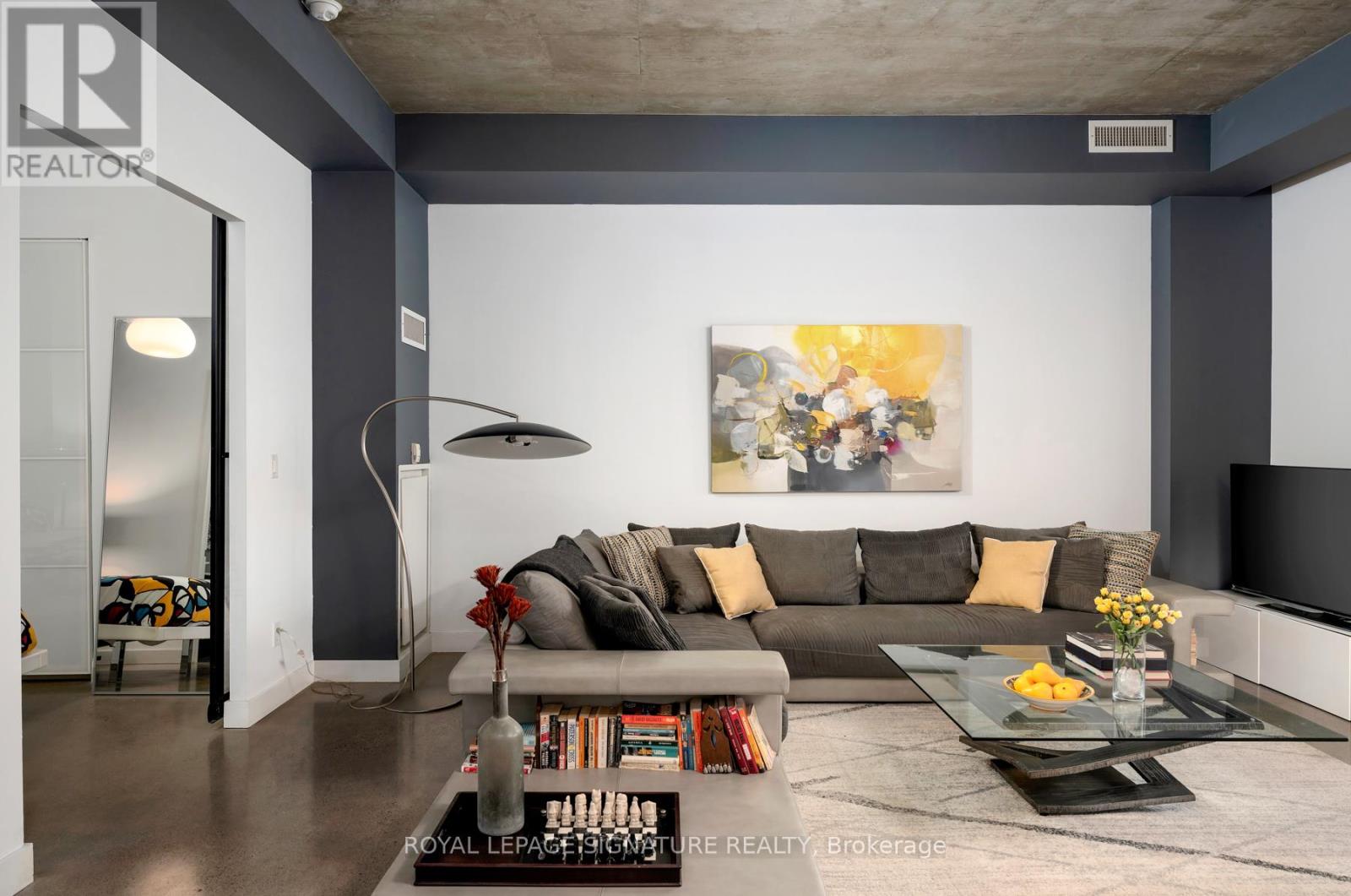 408 - 19 Brant Street, Toronto, Ontario  M5V 2L2 - Photo 2 - C12703174