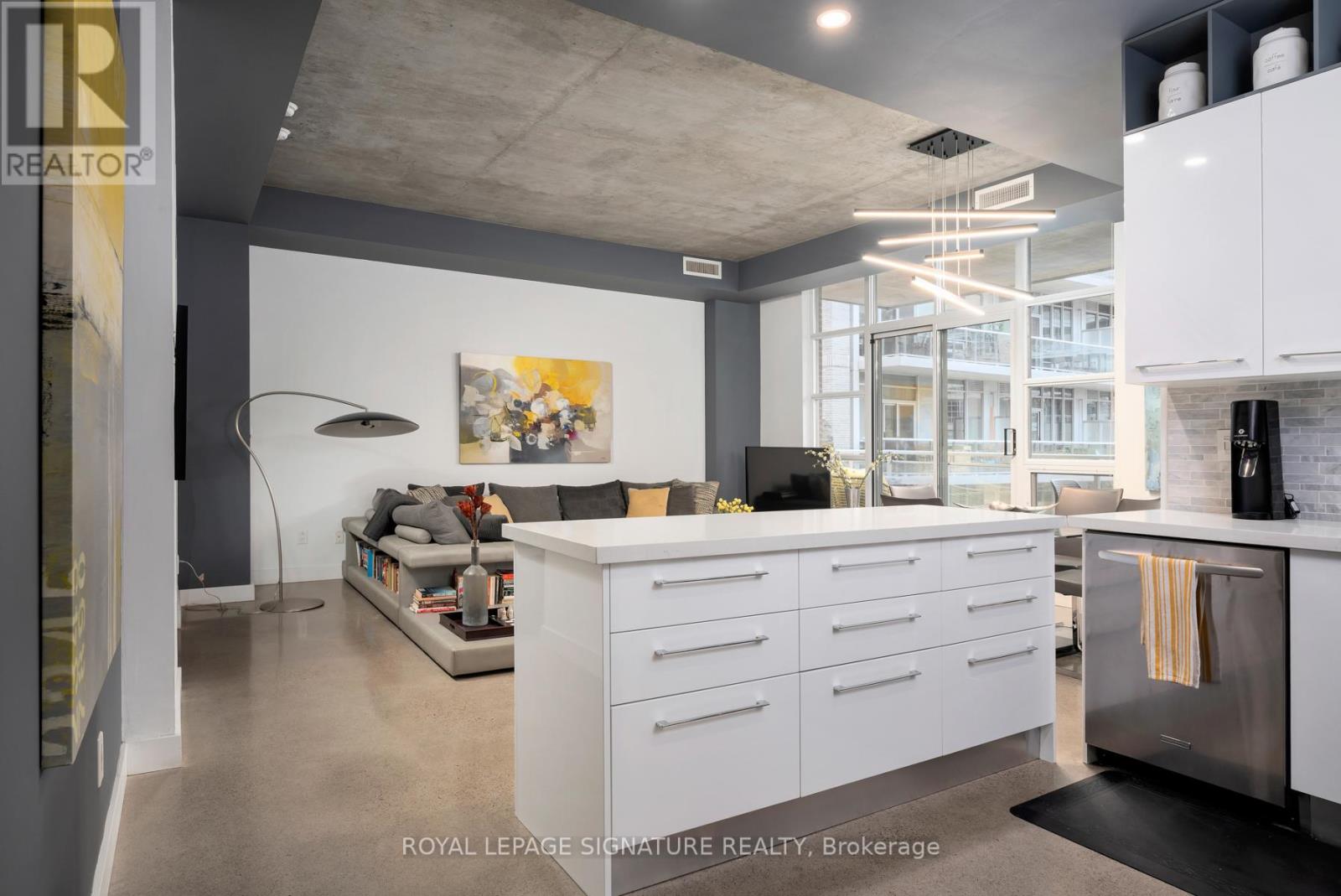 408 - 19 Brant Street, Toronto, Ontario  M5V 2L2 - Photo 9 - C12703174