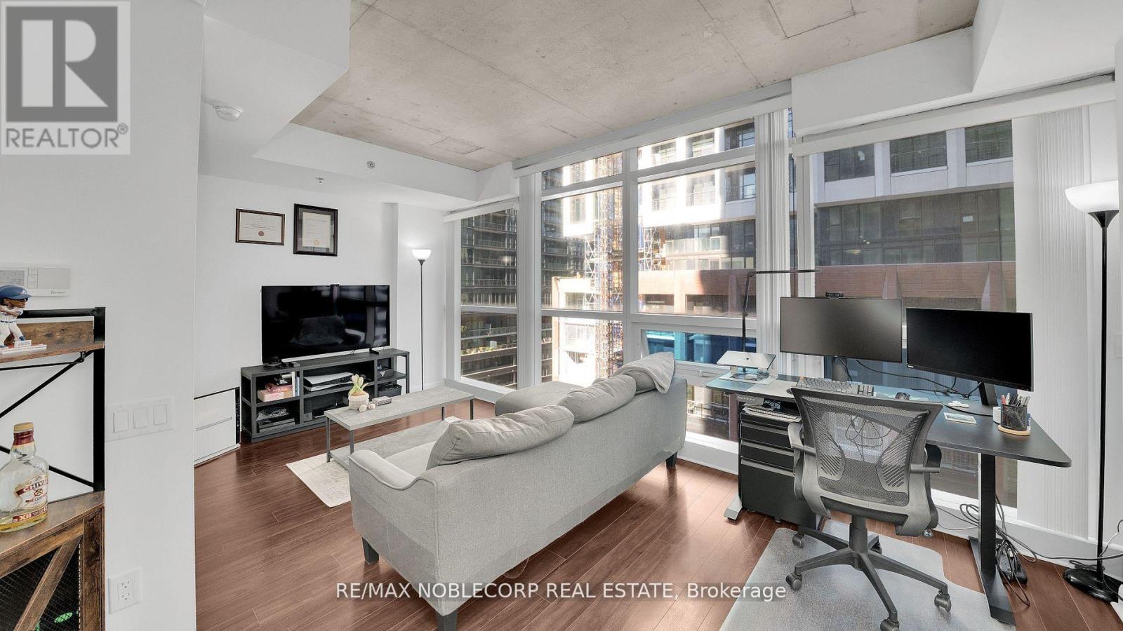 810 - 375 KING STREET W, Toronto, Ontario